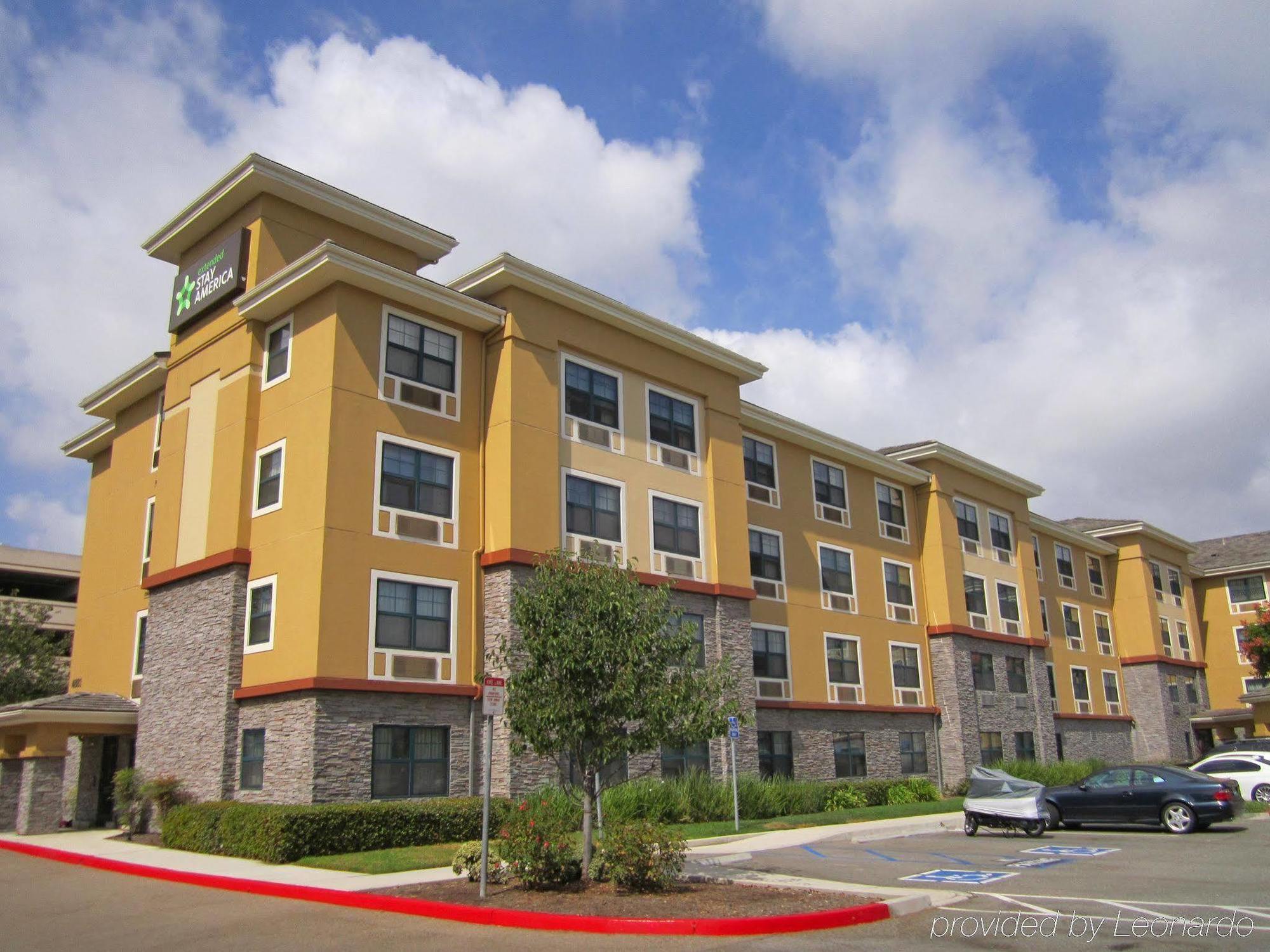 Extended Stay America Suites - Orange County - John Wayne Airport Ньюпорт-Бич Экстерьер фото